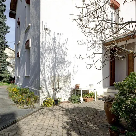 Confortable Avec Jardin Privatif, Terrasse Et Equipements Modernes - Fr-1-496-194 Apartment
